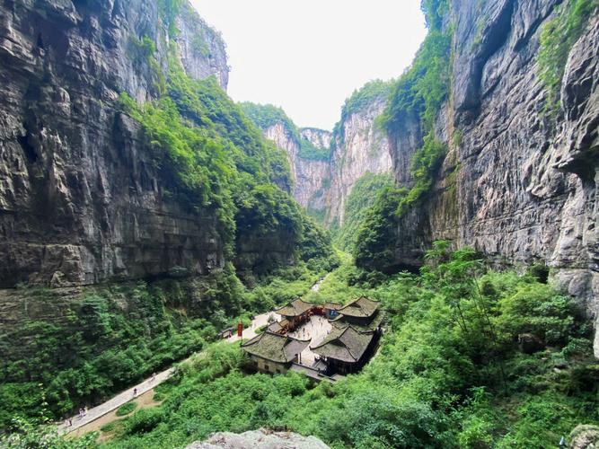 重庆武隆天坑_重庆武隆天坑地缝简介